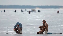 Красногвардейские спасатели напомнили любителям зимней рыбалки правила безопасности