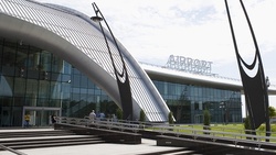 Евгений Савченко принял участие в церемонии присвоения аэропорту в Белгороде имени Шухова