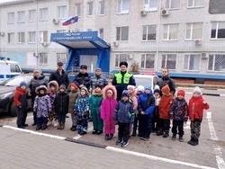 Воспитанники детского сада «Росинка» познакомились с работой сотрудников красногвардейской полиции