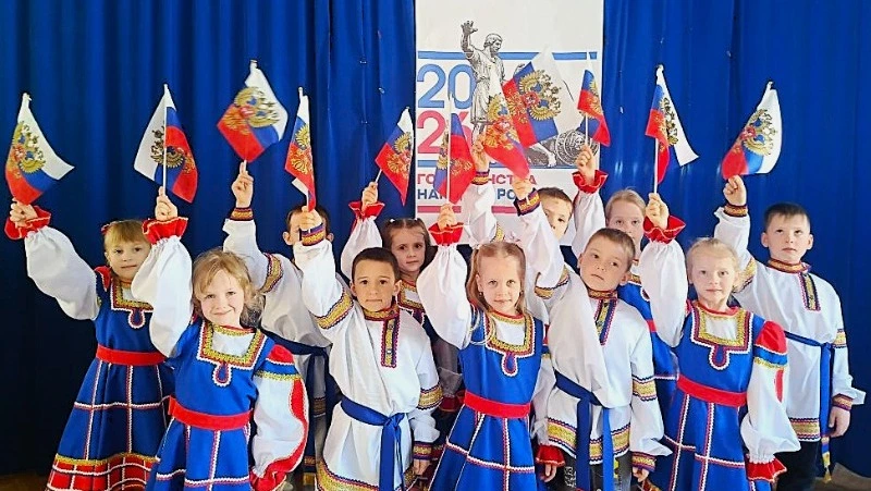 Воспитатели детсада «Солнышко» города Бирюч: «Тема единства народов – интересна детям!» 