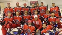 Сборная по хоккею Красногвардейского района отпраздновала свой девятый день рождения 