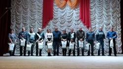 Около ста сотрудников Красногвардейской зерновой компании получили награды