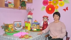 Заведующая клубом Татьяна Закотенко из села Горовое сделала композицию «Весна Победы»