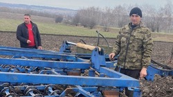 Механизатор из села Стрелецкое Красногвардейского района прославился добрыми делами