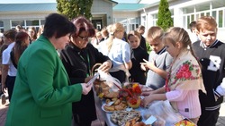 Ученики Бирюченской школы приняли участие в благотворительной ярмарке