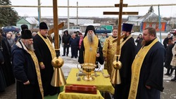 В красногвардейской Уточке состоялось освящение куполов храма в честь Василия Великого