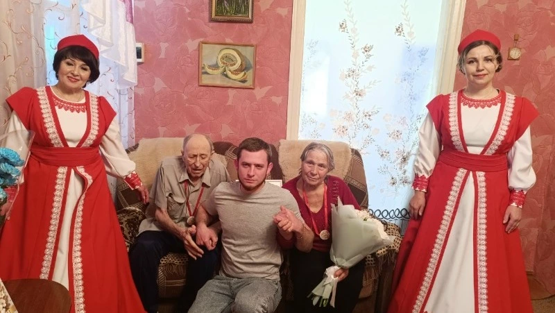 Супруги Велитченко из красногвардейского села Весёлое отметили бриллиантовую свадьбу