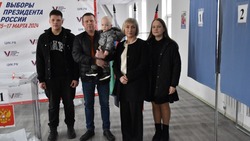 Жители Красногвардейского района продолжили голосование на выборах президента РФ