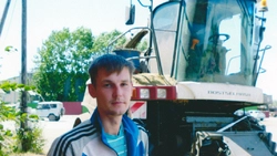 Обрёл вторую родину. Молодой комбайнер зарекомендовал себя профессионалом