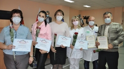 Красногвардейские медики получили награды за работу по борьбе с коронавирусом