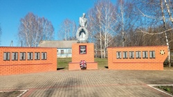 Власти Марьевского сельского поселения Красногвардейского района отреставрировали памятник