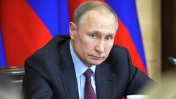 Путин поддержал идею единороссов в два раза повысить соцвыплаты медикам в праздники