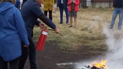 Участники учебно-методических сборов в Новохуторном потушили условное возгорание