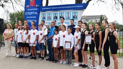 Портреты лучших спортсменов Красногвардейского района украсили обновлённую Доску почёта 