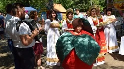 Преодолевая годы и расстояния. Как красногвардейцы праздновали День района