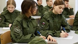 Вячеслав Гладков сообщил о трехлетней работе центра «Воин» 