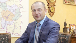 Игорь Бровченко поздравил жителей района с Днём матери