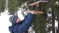 Учащиеся начальных классов Хуторской школы смастерили более десяти кормушек для птиц