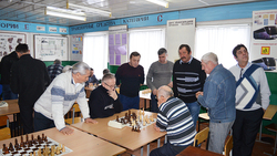 Сергей Фетисов стал победителем межрайонного шахматного турнира