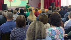 Беседы о мерах безопасности учеников продолжились в школах Красногвардейского района