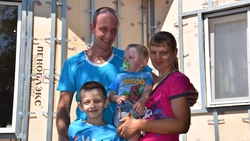 Благодаря ИЖС и родителям. Молодая семья Волковых поделилась секретом строительства жилья