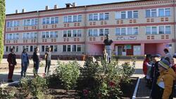 Веселовская школа Красногвардейского района организовала линейку в честь Героя-земляка