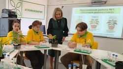 Специалисты агрокомбината «Бирюченский» побывали в Сорокинской школе 