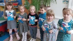 Дошкольники из города Бирюч подготовили для участников СВО открытки