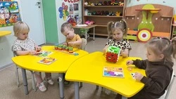 Педагоги детского сада «Березка» Красногвардейского мунокруга: «Развиваем мелкую моторику у малышей»