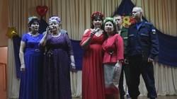 Культработники села Кулешовка поздравили женщин