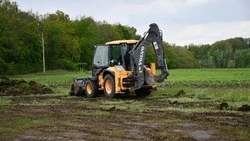 Строители приступили к возведению новой досуговой площадки в городе Бирюч