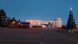 Власти Бирюча приступили к новогоднему оформлению города