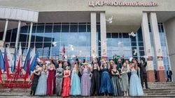 Выпускные вечера прошли в Красногвардейском районе 