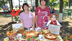 Власти Новохуторного поселения Красногвардейского района организовали праздник пирога
