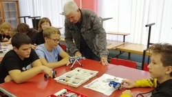 Школьники красногвардейской Ливенки попробовали силы в робототехнике