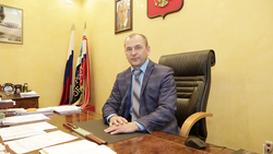 Глава администрации района Игорь Бровченко поздравил с праздником работников леса