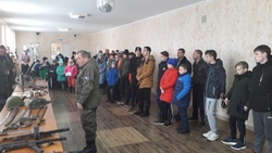 Поисковики из Губкина организовали выставку для школьников Красногвардейского района