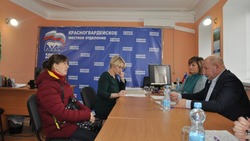 Депутат облдумы Виктор Ковалев принял шесть жителей Красногвардейского района
