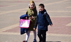 Власти Красногвардейского района поздравили подрастающее поколение с праздником