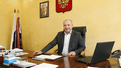 Игорь Бровченко поздравил семьи Красногвардейского района с праздником