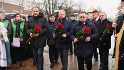 Вячеслав Гладков почтил память жертв 30 декабря во время заупокойной литии 
