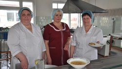 Для растущего организма. Питание школьников Верхнепокровской школы — на особом контроле