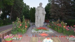 Власти Красногвардейского района поздравили жителей с Днём Победы