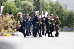 Вячеслав Гладков – о возложении цветов к Вечному огню с китайкой делегацией 