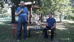 Красногвардейская молодёжь встретилась с местным поэтом Михаилом Костевым
