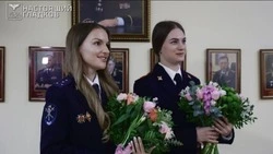 Вячеслав Гладков поздравил работниц специалистов УМВД России по Белгородской области