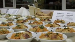 Дмитрий Чернышенко поручил повысить качество детского питания в школах