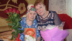 Мария Козьменко из Бирюча отметила свой 95-й день рождения