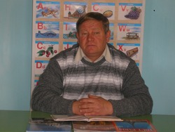 Учитель Евгений Травкин из красногвардейского Стрелецкого отдал профессии 45 лет 