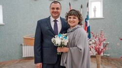 Максим и Елена Крамаревы из города Бирюч отметили серебряную свадьбу